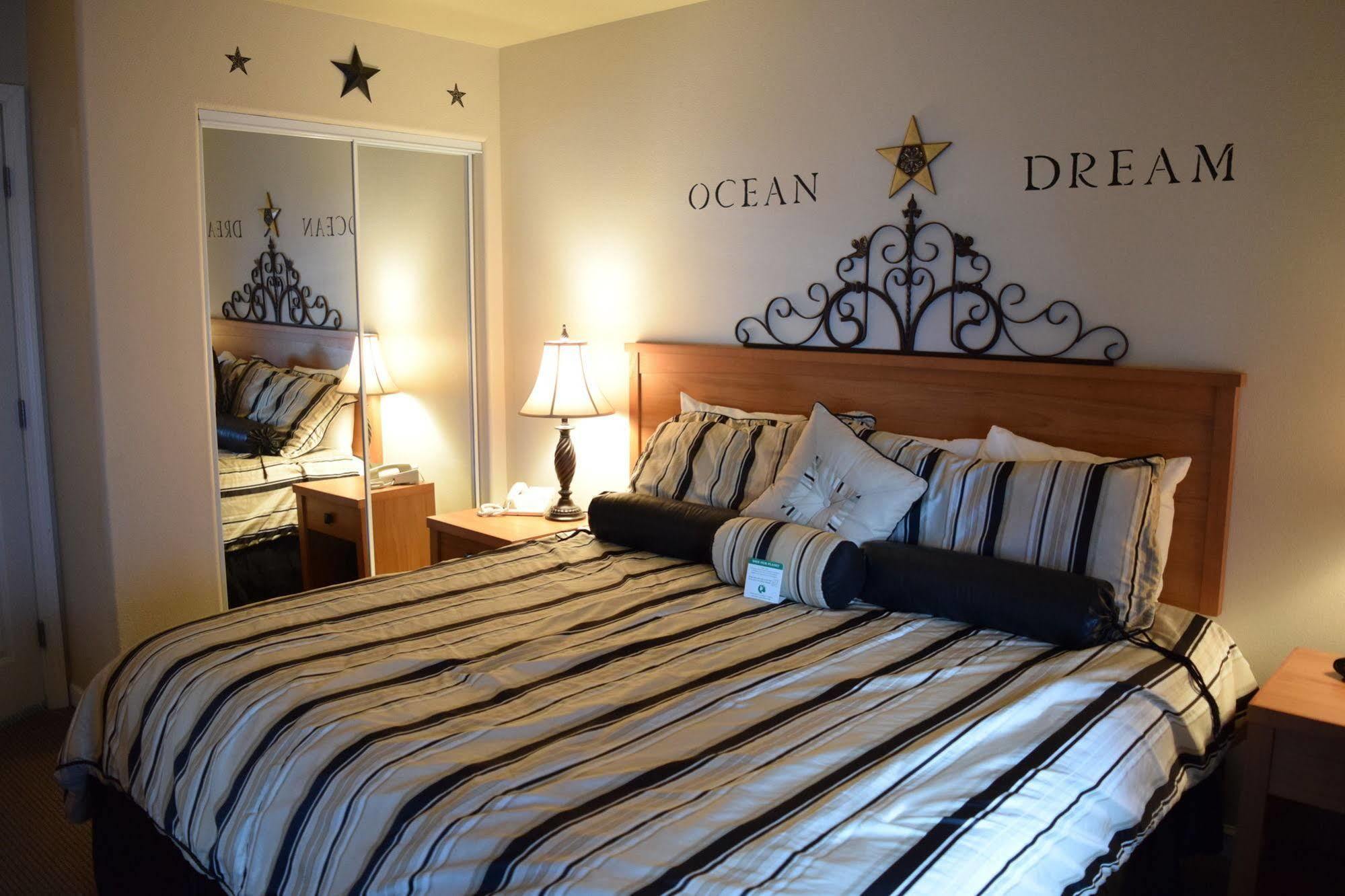 The Landing At Hotel Tour de Newport